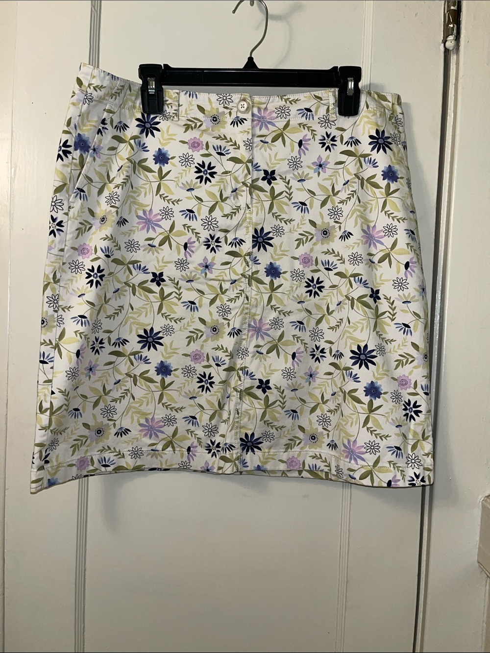 J. Jill White Mini Skirt with Blue, Lavender & Olive Floral Print